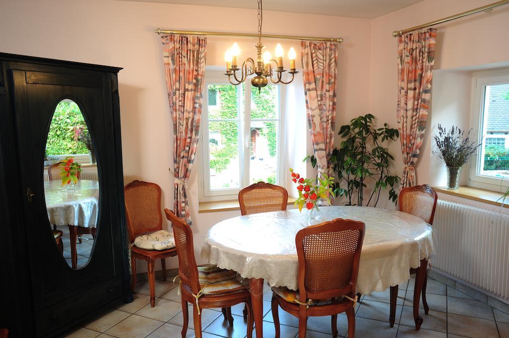 Au Pied Du Chateau Lichtenberg Pokoj fotografie